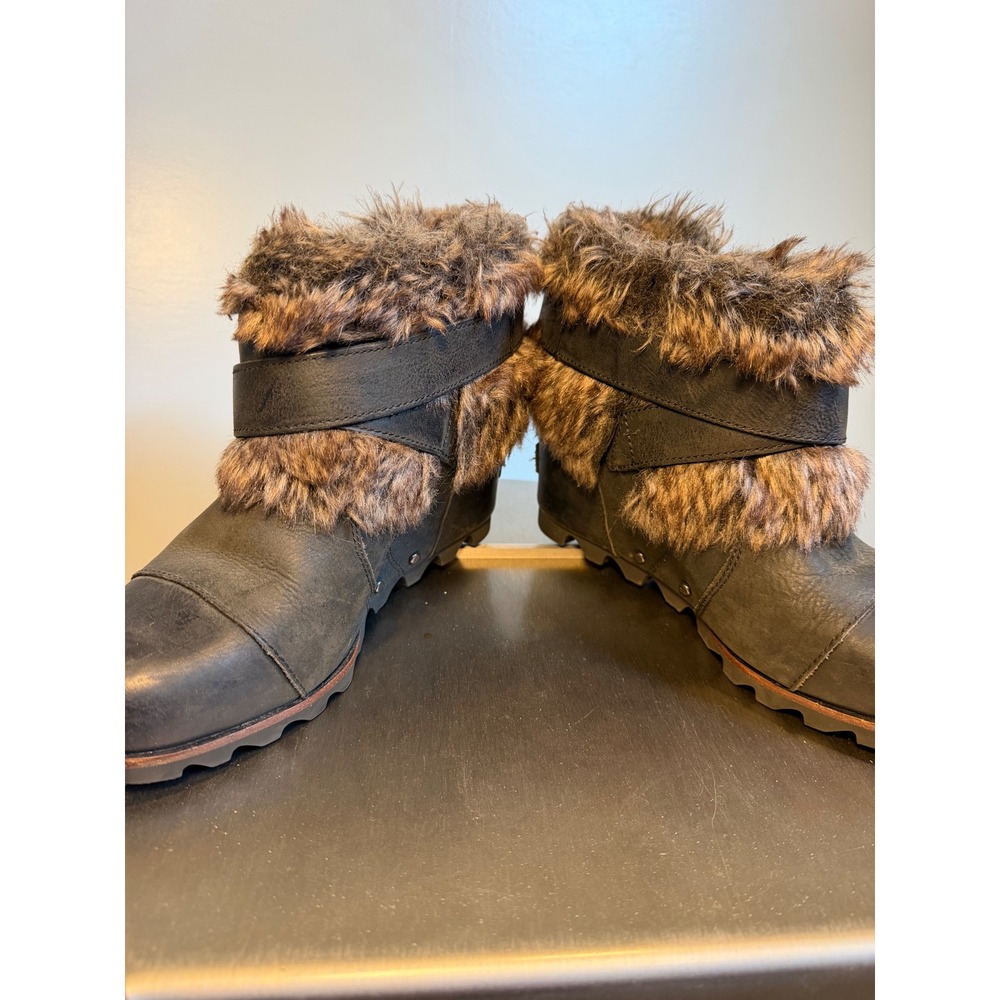 Sorel Joan of Arctic Wedge Ankle Boots Black Leather Faux Fur NL1984-010 Size 6 - Picture 5 of 8